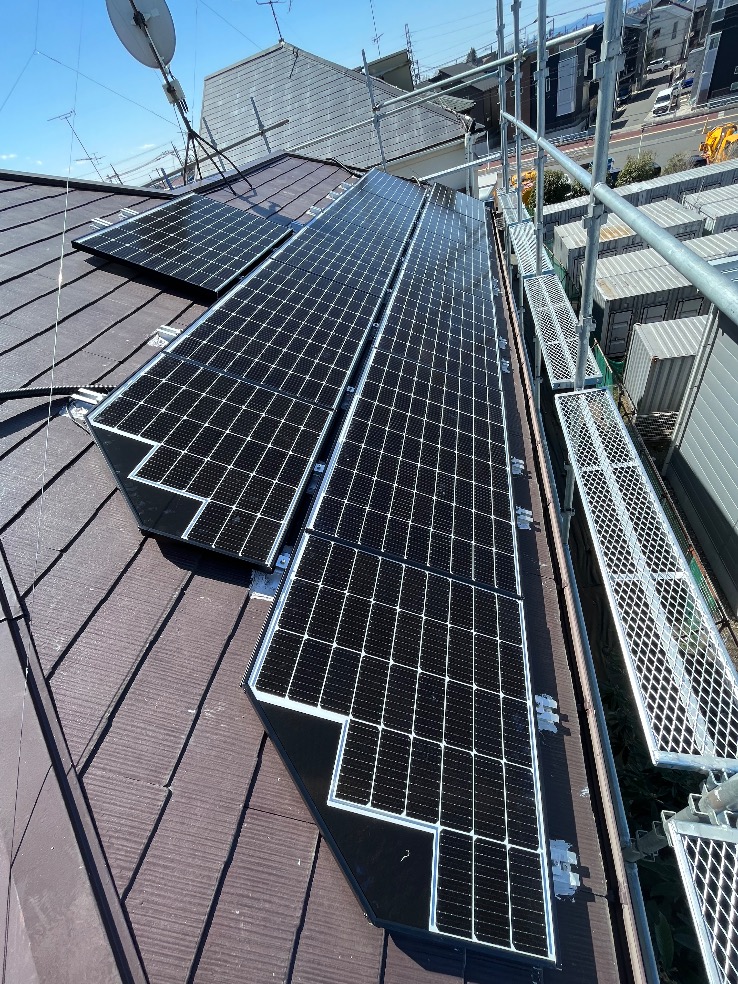 🔨本日は東久留米市で太陽光パネルの工事でした👷