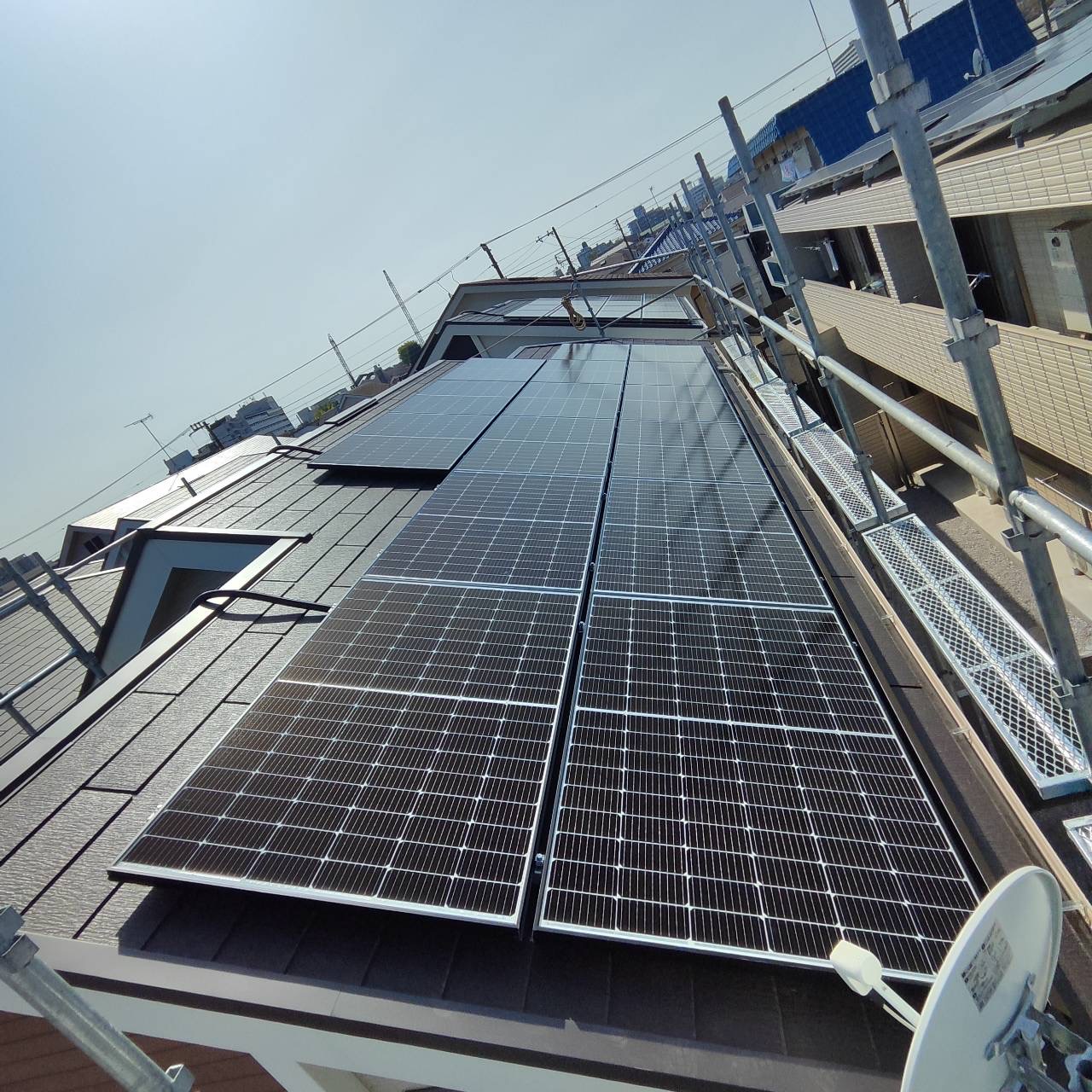 🌸本日は三鷹市で太陽光パネルの設置工事でした👷