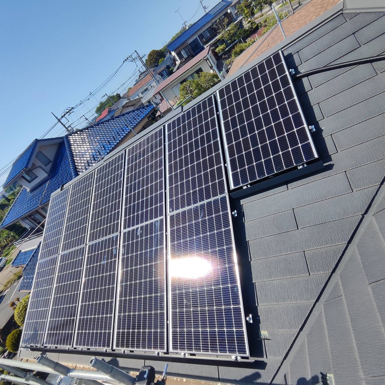 🌍本日は立川市で太陽光パネルの設置工事でした👷