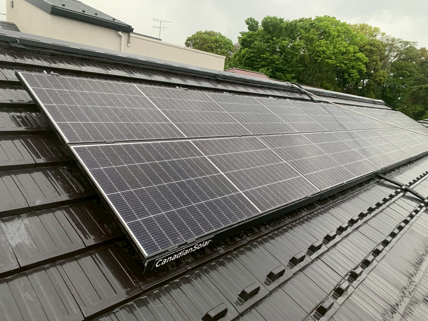 🎏本日は目黒区での太陽光パネルのお仕事のご紹介🔧